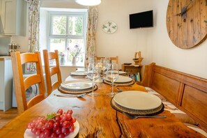 Dining - 3 Bed in Llanfairtalhaiarn (oc-p44877) (Llanfair Talhaiarn)