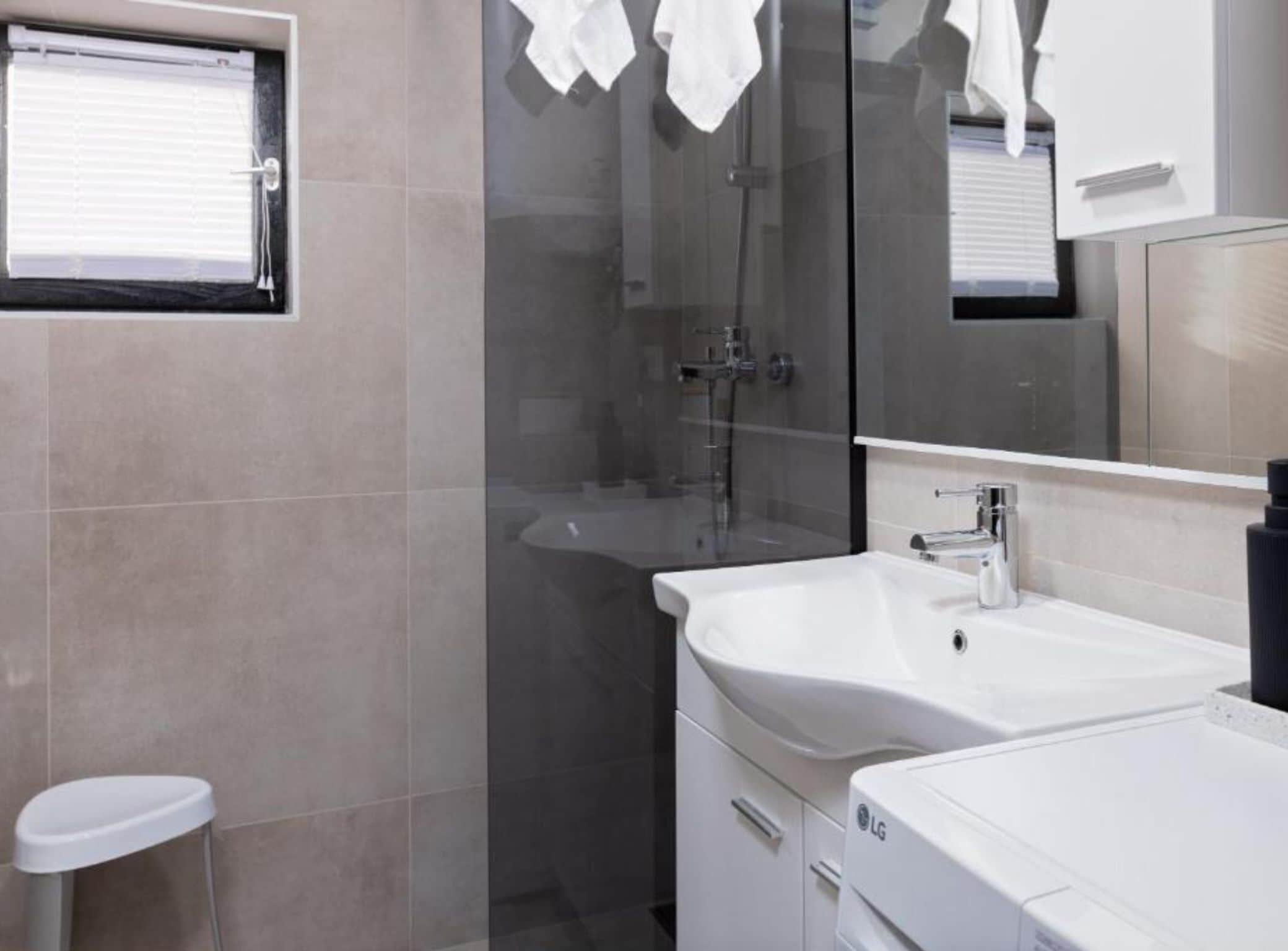 Casa (Domus Aurorae - With River and Mounta) | Baño | Regadera y toallas 