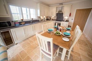 Dining - 2 Bed in Old Hunstanton (oc-b44902) (Hunstanton)