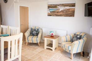 Living area - 2 Bed in Old Hunstanton (oc-b44902) (Hunstanton)