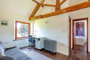 2 bedrooms, iron/ironing board, WiFi (free), bed sheets - 2 Bed in Milton Damerel (oc-s42659) (Milton Damerel)