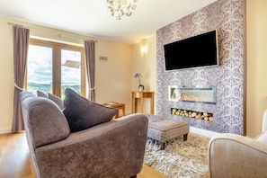 TV - 2 Bed in Dalwood (oc-y42674) (Dalwood)