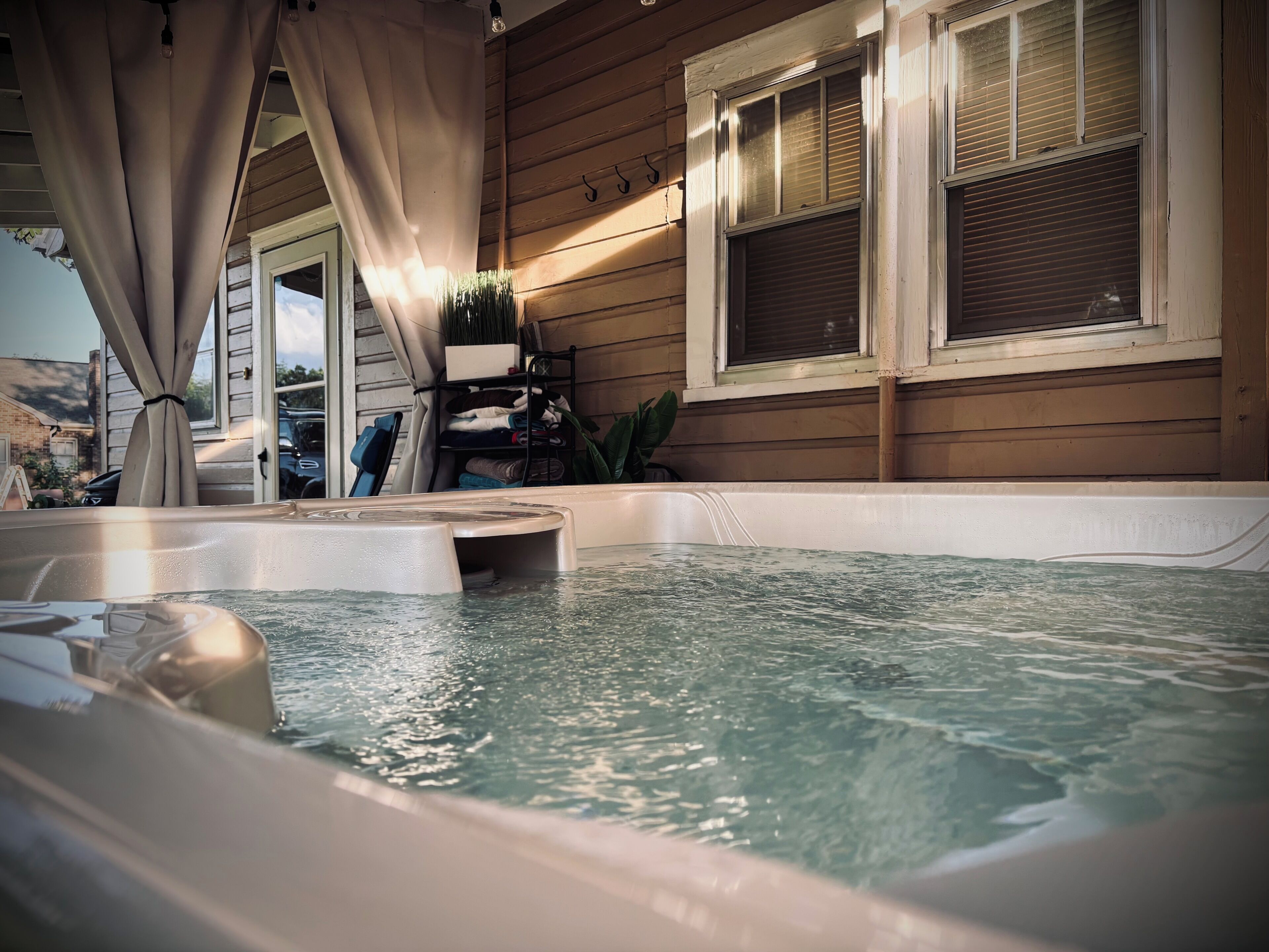 Outdoor spa tub