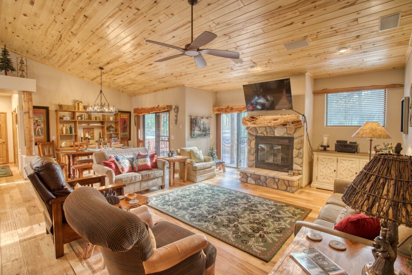 TV, fireplace, DVD player