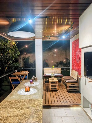 Outdoor dining - Casa ImperiOm (São Paulo)
