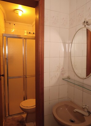 Room (1 Bed in Shared Dormitory) | Bathroom - Casa ImperiOm (São Paulo)