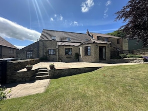Exterior - 2 Bed in Sawdon (oc-w45349) (Sawdon)