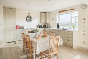 Dining - 4 Bed in Polzeath (oc-l50191) (Polzeath)