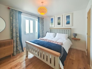 Bügeleisen/Bügelbrett, Reisekinderbett, kostenloses WLAN, Bettwäsche