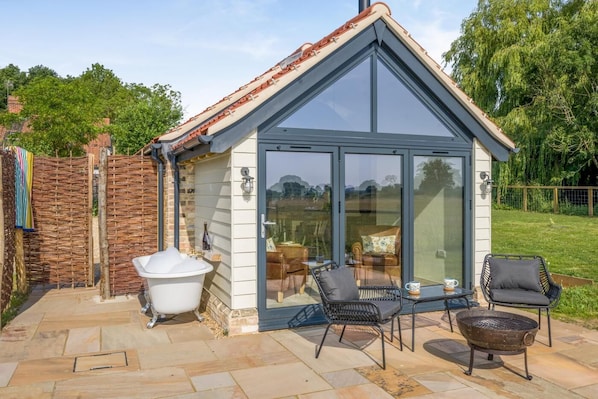 Terrace/patio - 1 Bed in Bedingham (oc-h44947) (Bedingham)