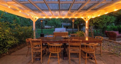 Moonlit Manor-walk to Steelhead Beach + the market