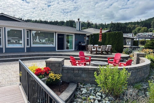 2 BR waterfront home with private dock