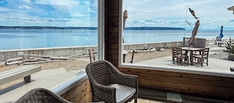 Stunning waterfront home with beach access & whale watching