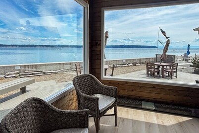 Stunning waterfront home with beach access & whale watching