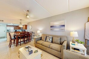 TV, DVD player - Beach condo with full kitchen, patio, AC, WIFI and shared pool, hot tub (South Padre Island)