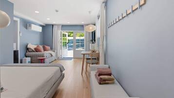 Iron/ironing board, travel cot, WiFi, bed sheets