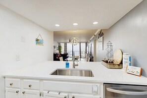 Interior - Oceanfront condo with private balcony, pool & direct beach access (Myrtle Beach)
