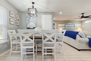 Dining - Cozy, dog-friendly home w private boat storage, kayaks, and more - steps to sand (Rockport)