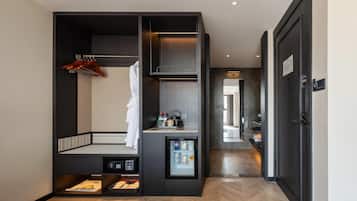 Deluxe Room, 1 King Bed, Non Smoking