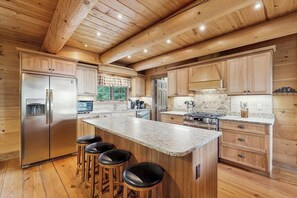 Coffee/tea maker, fridge, microwave, oven - Family Adventure Retreat in Banner Elk | Pool Table, Fire Pit & Mountain Views (Banner Elk)