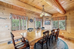 Dining - Family Adventure Retreat in Banner Elk | Pool Table, Fire Pit & Mountain Views (Banner Elk)