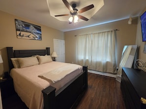 2 bedrooms, iron/ironing board, WiFi (free), bed sheets