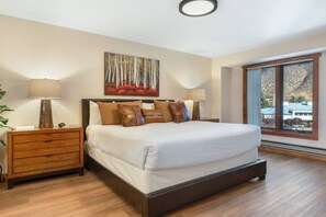 Desk, WiFi, bed sheets - Ski Beaver Creek | Walk to Gondola (Avon)