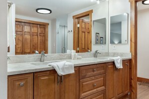 Towels - Ski Beaver Creek | Walk to Gondola (Avon)
