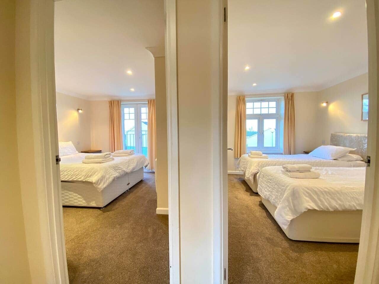 4 chambres, fer et planche à repasser, draps fournis