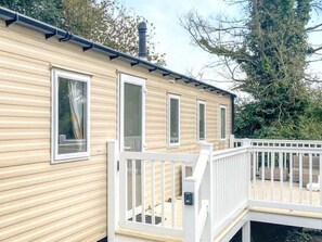 Terrace/patio - Coastal Escape in Crantock | Pool & Near Beaches (Newquay)