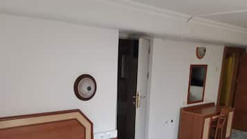 Classic-Suite, Balkon, Stadtblick | Bettwäsche aus ägyptischer Baumwolle, hochwertige Bettwaren
