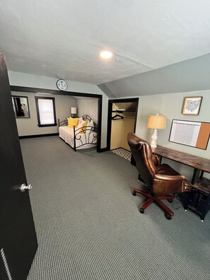 Room - Styled, centrally located 2-bedroom house with AC in eclectic Akron, Ohio (Akron)