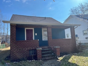 Exterior - Styled, centrally located 2-bedroom house with AC in eclectic Akron, Ohio (Akron)