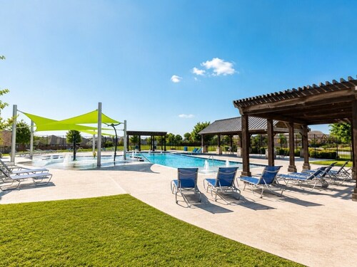 Peaceful Escape | Backyard | Community Pool & Park