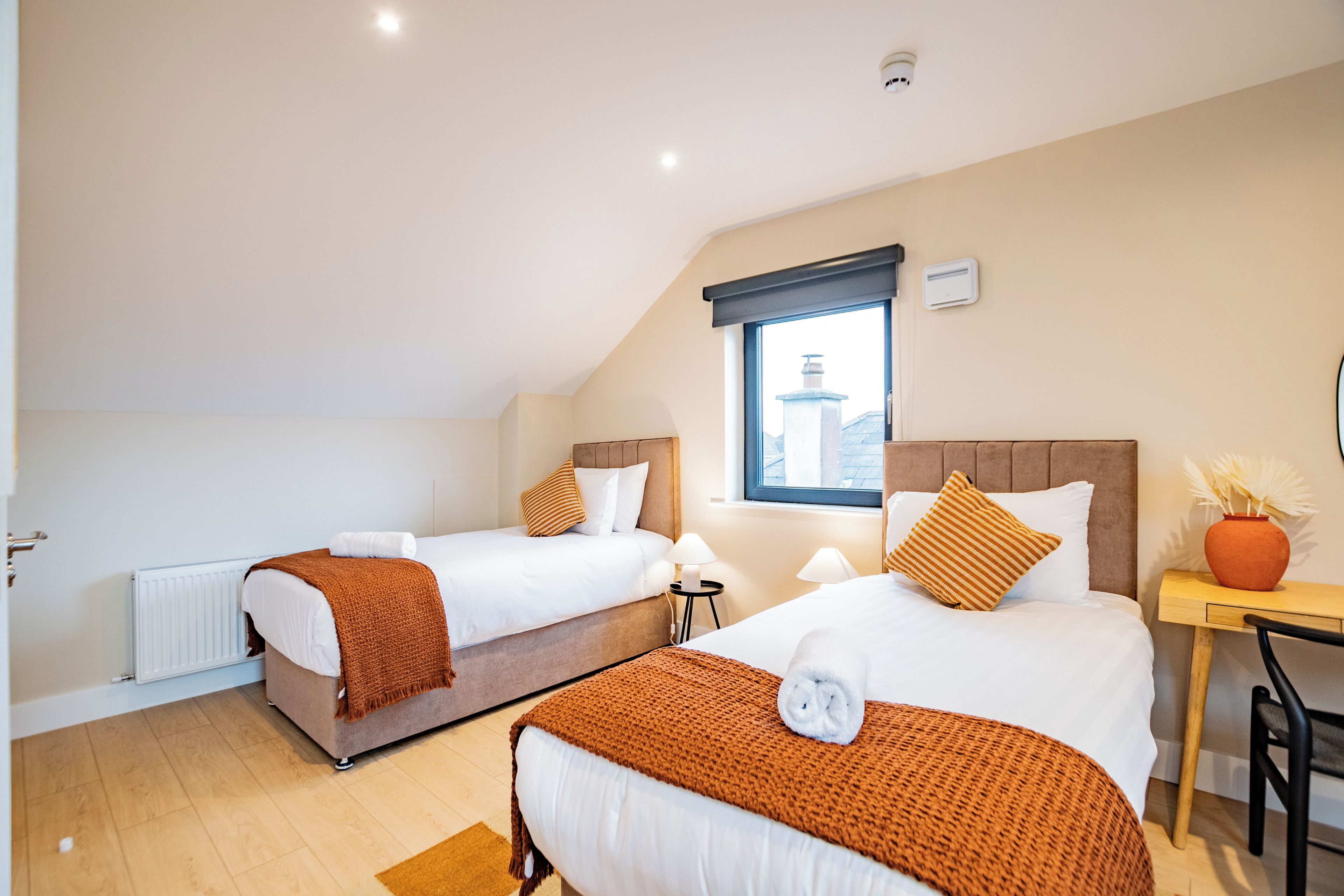 Bureau, Wi-Fi gratuit, draps fournis
