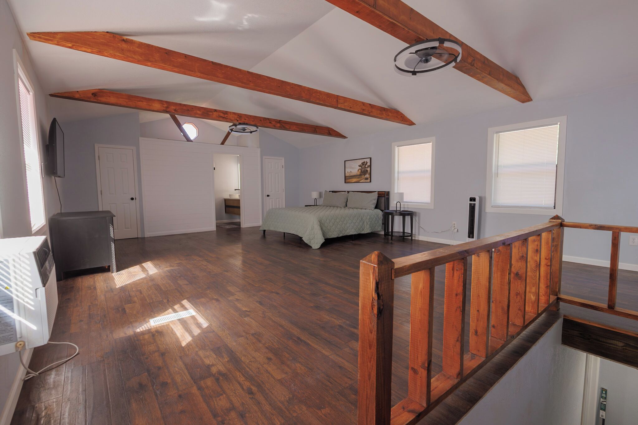 4 bedrooms, iron/ironing board, WiFi, wheelchair access