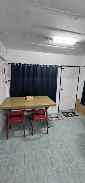 Interior - Room and Motorbike 10/1 (Muang)
