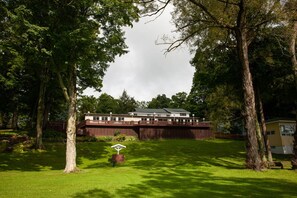 Property grounds - The Grove at White Eagle (Hamilton)