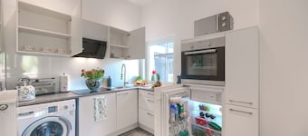 Central Designer Apartment with a View of the Suspension Railway Near Düsseldorf and Cologne