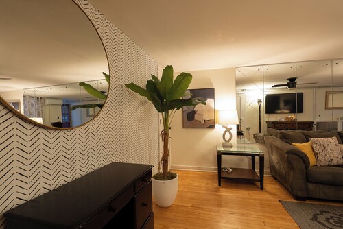 Cozy Brooklyn Retreat w/Parking + Backyard Oasis