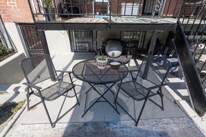 Outdoor dining - Cozy Brooklyn Retreat w/Parking + Backyard Oasis (BROOKLYN)