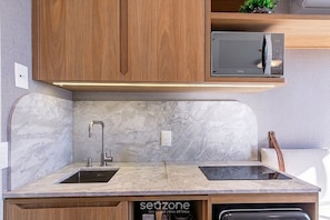 Basic Apartment | Private kitchen