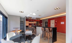 Basic Apartment | Dining