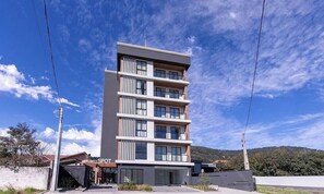 Basic Apartment | Exterior