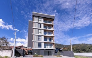 Basic Apartment | Exterior