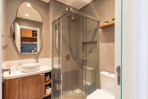 Basic-Apartment | Badezimmer | Dusche