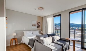 Basic Apartment | Living area - Studio w/ Balcony & Garage in Urubici Ust0101 (Urubici)