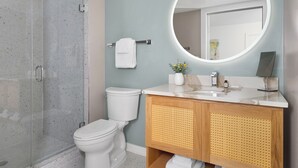 Bathroom - Marriott Vacation Club hotel suite in gorgeous Miami Beach with fitness room (Miami Beach)