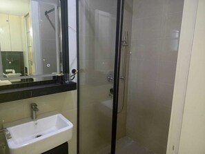 Dusche, Handtücher, Seife, Toilettenpapier