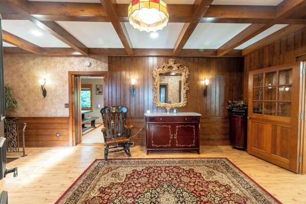 Interior - Trek & Relax: Countryside Home w/Hot tub+Water Views+Fishing+Grill+Campfire+ (Chenoa)